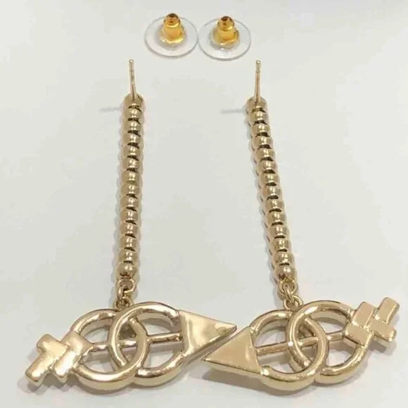 CHANEL CC Logos Rhinestone Arrow Stud Earrings Gold Tone B23C Auth w/Box - Picture 3 of 16